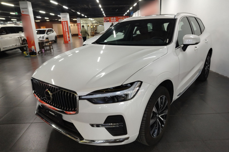沃尔沃XC60 2025款 B5 四驱智远豪华版车身外观1