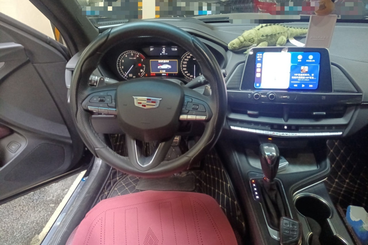 凯迪拉克CT4 2021款 28T 尊贵型中控内饰13