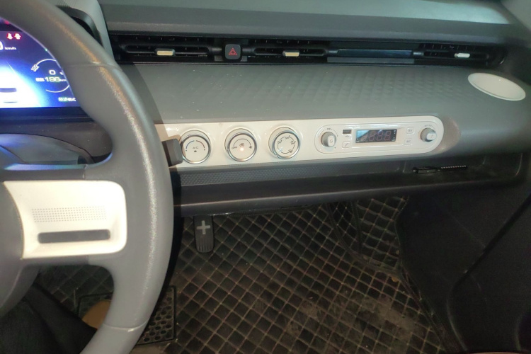 五菱汽车 宏光MINIEV 2022款 GAMEBOY 200km 玩咖款 磷酸铁锂局部细节16