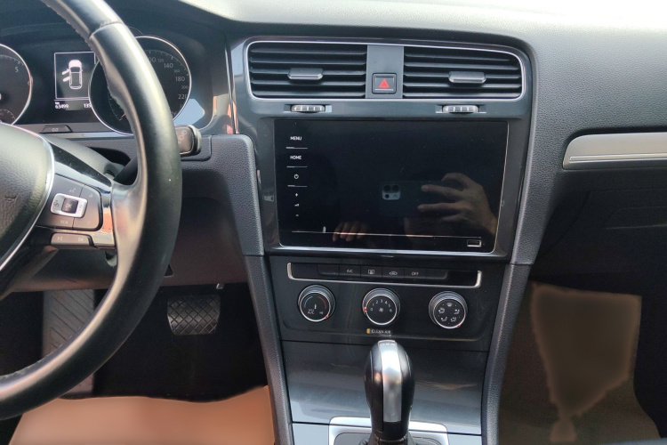 大众 高尔夫 2020款 200TSI DSG舒适进取版局部细节16