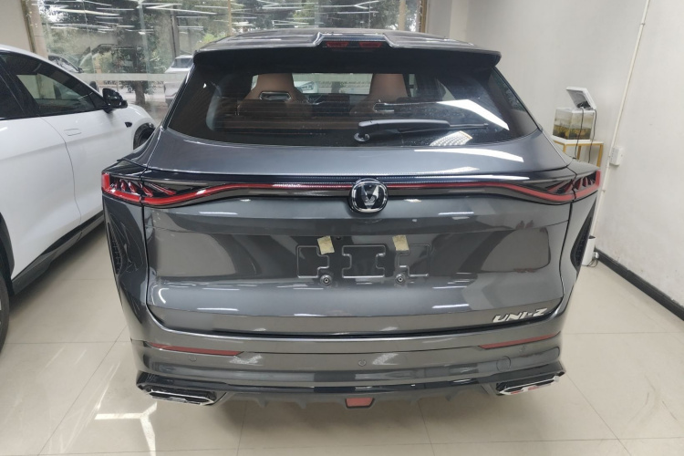 长安UNI-Z 2025款 1.5T 豪华型车身外观6