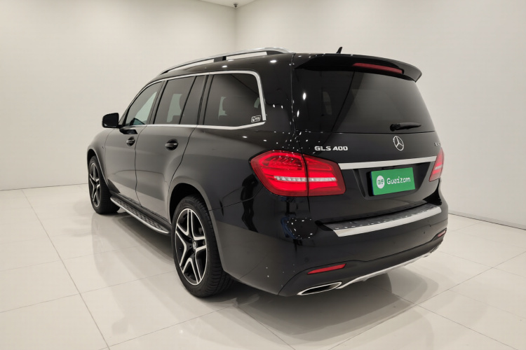 奔驰GLS  GLS 400 4MATIC豪华型车身外观5