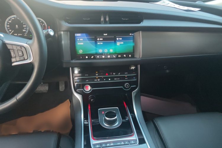 捷豹XFL 2020款 XFL 2.0T P200 两驱精英版局部细节16