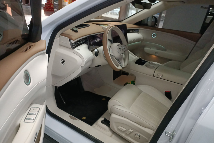 岚图汽车 岚图FREE 2025款 FREE+ 四驱乾崑版中控内饰7003