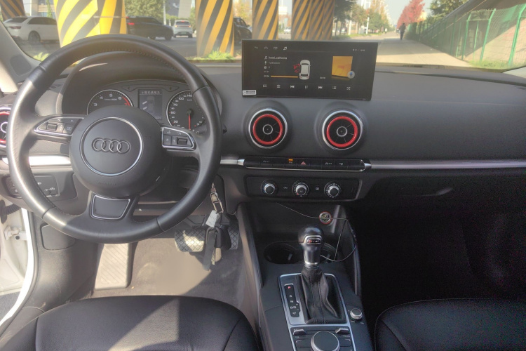奥迪A3 2016款 Limousine 35 TFSI 领英型中控内饰7003