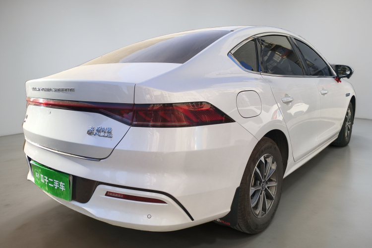 比亚迪 秦PLUS 2024款 荣耀版 DM-i 55KM领先型车身外观7