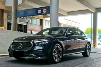 奔驰E级 2024款 E 300 L 时尚运动型