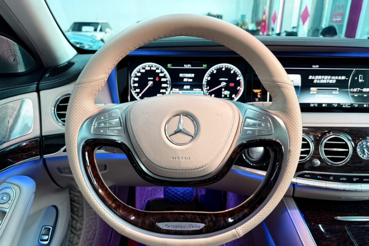 奔驰S级 2014款 S 320 L 商务型中控内饰7007