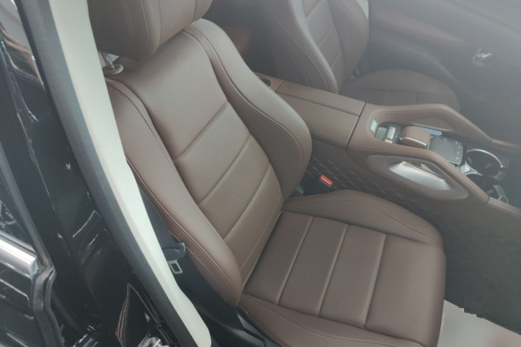 奔驰GLE 2024款 改款 GLE 350 4MATIC 时尚型局部细节41