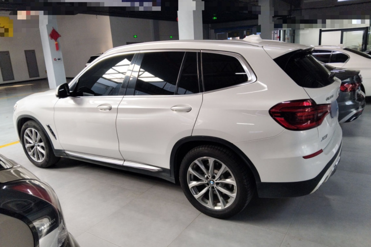 宝马X3 2021款 xDrive28i 豪华套装车身外观4