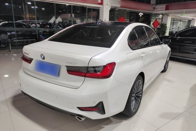 宝马3系 2020款 320i 运动套装车身外观7