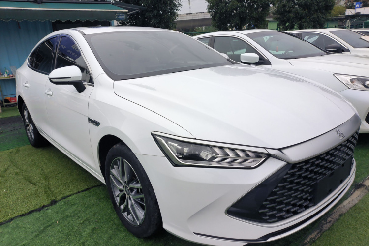 比亚迪 秦PLUS 2023款 冠军版 DM-i 120KM领先型车身外观3