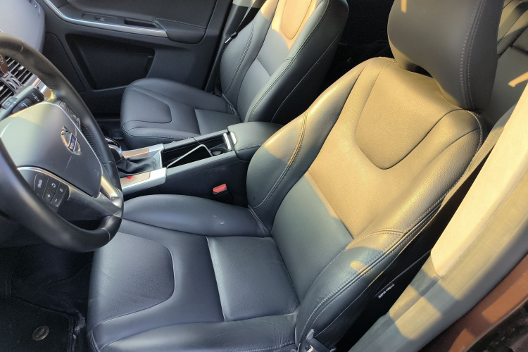 沃尔沃XC60 2017款 T5 智进版中控内饰19