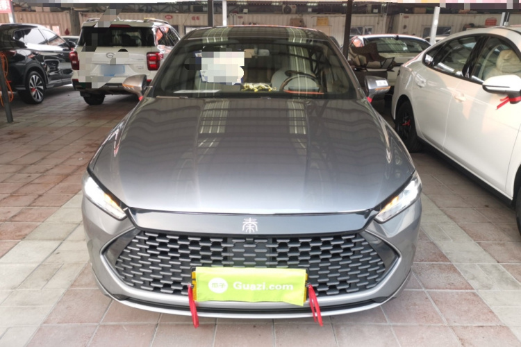 比亚迪 秦PLUS 2024款 荣耀版 DM-i 55KM领先型车身外观2