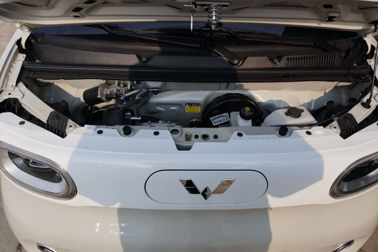 五菱汽车 宏光MINIEV 2024款 第三代 215km 青春版机舱底盘24