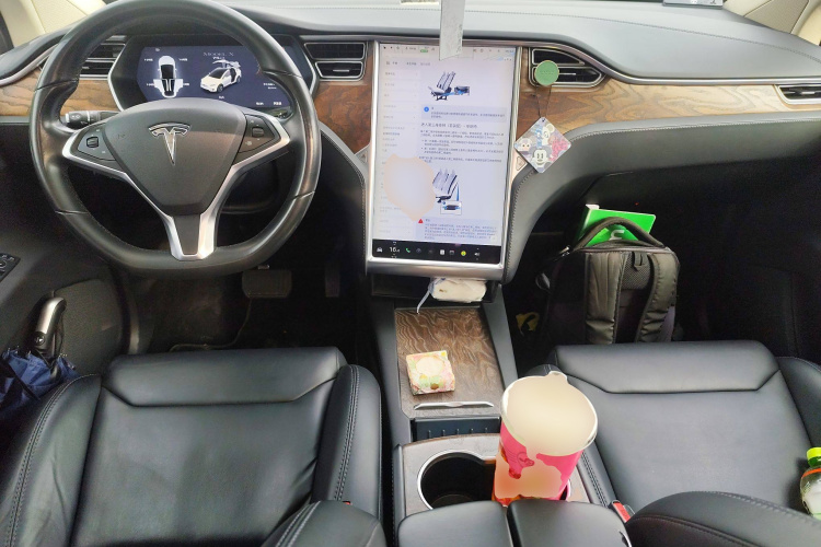 特斯拉 2016款 Model X 75D中控内饰12