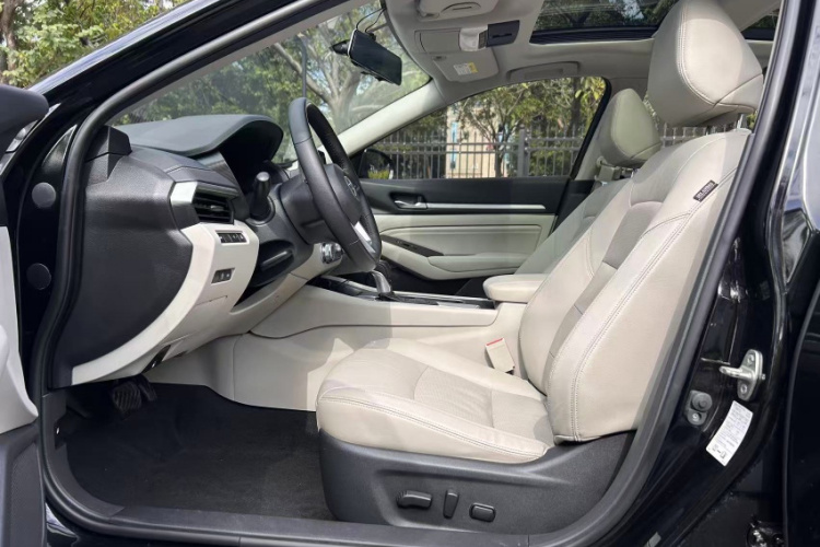 日产 天籁 2020款 2.0L XL 舒适版中控内饰7009