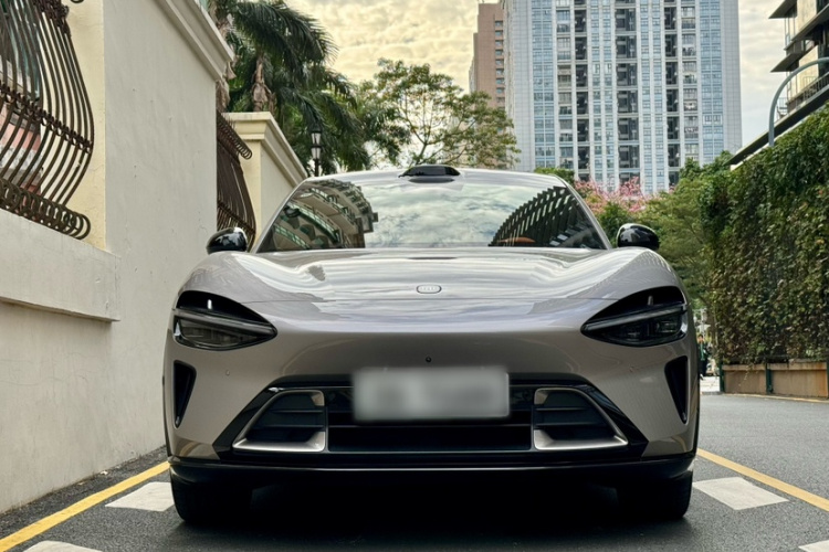 小米汽车 小米YU7 2025款 超长续航高性能四驱Max版车身外观6008