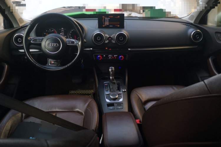 奥迪A3 2014款 Sportback 35 TFSI 自动舒适型中控内饰7002
