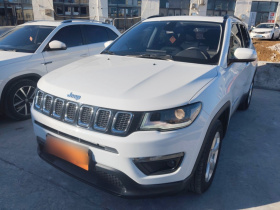 Jeep 指南者 2020款 220T 自动精英版