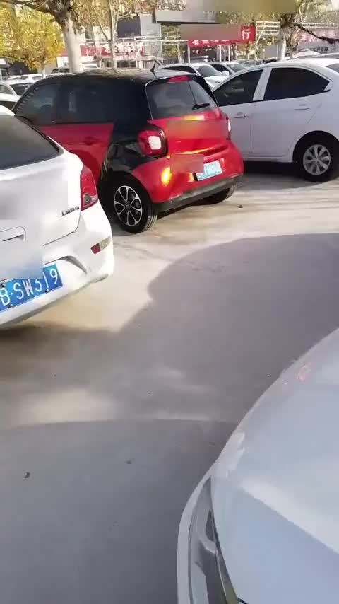 smart forfour 2016款 1.0L 52千瓦激情版讲解2