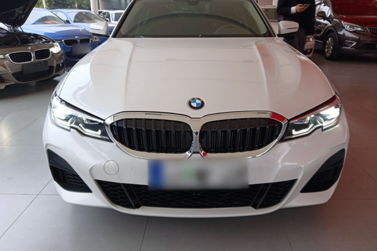 宝马3系 2022款 325Li M运动套装车身外观2