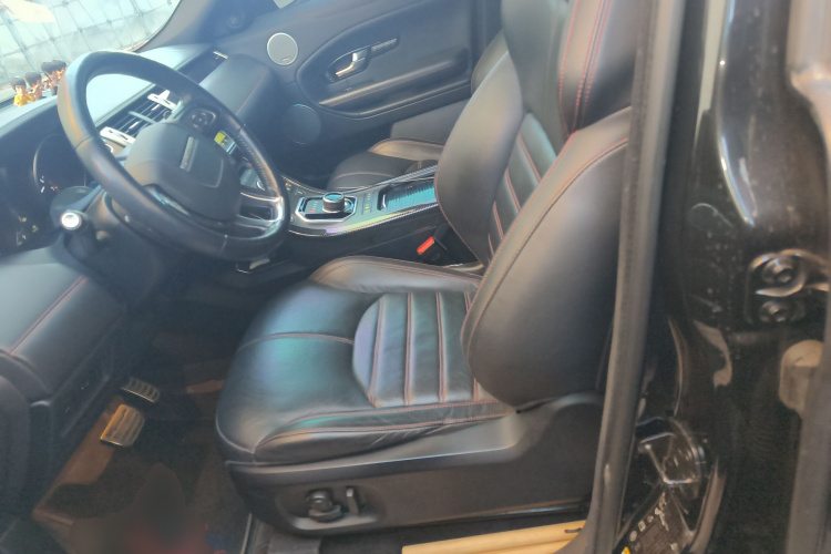 路虎 揽胜极光 2017款 2.0T 绚黑限量版中控内饰19