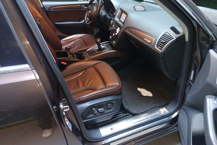 奥迪Q5 2015款 40 TFSI 技术型局部细节9005