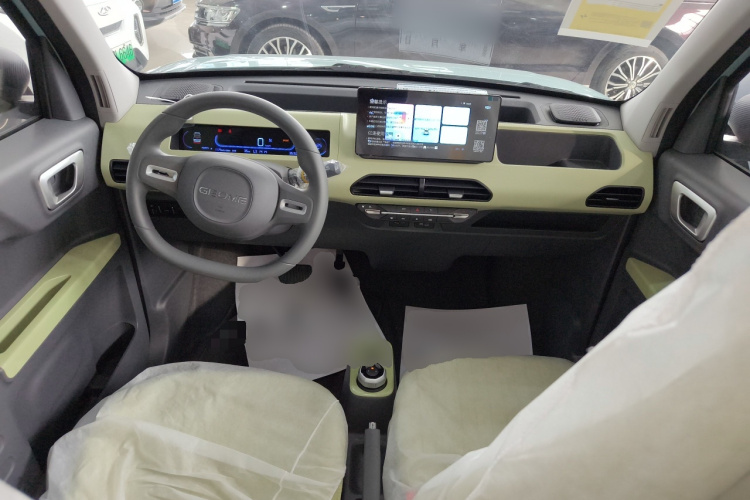 吉利银河 2024款 熊猫mini 200km 耐力熊中控内饰7002