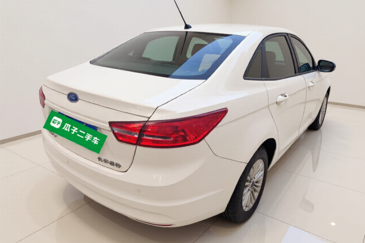 福特 福睿斯 2017款 1.5L 自动舒适型车身外观7