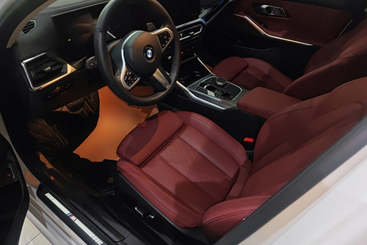 宝马3系 2024款 325Li M运动曜夜套装中控内饰19