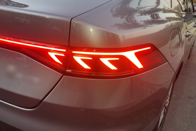 比亚迪 秦PLUS 2021款 DM-i 55KM 旗舰型车身外观6006