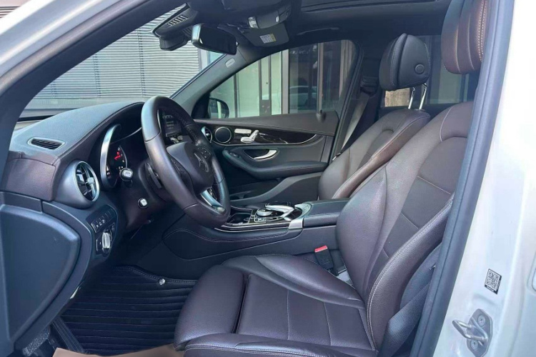 奔驰GLC 2018款 GLC 260 4MATIC 豪华型车身外观6006