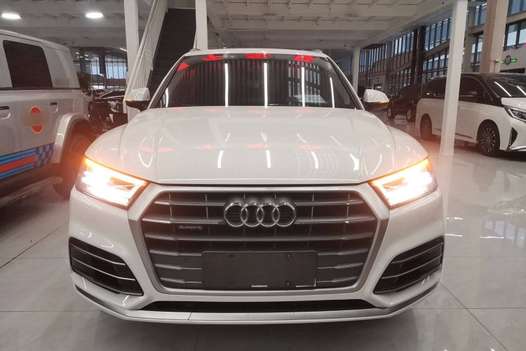 奥迪Q5L 2020款 改款 40 TFSI 荣享时尚型车身外观2