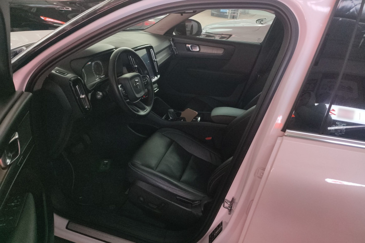 沃尔沃XC40 2020款 T3 智远豪华版中控内饰19