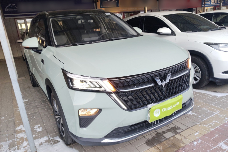 五菱汽车 五菱星辰 2022款 2.0L DHT电速款车身外观3