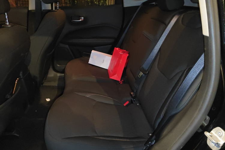 Jeep 指南者 2017款 200T 手动劲享版中控内饰21