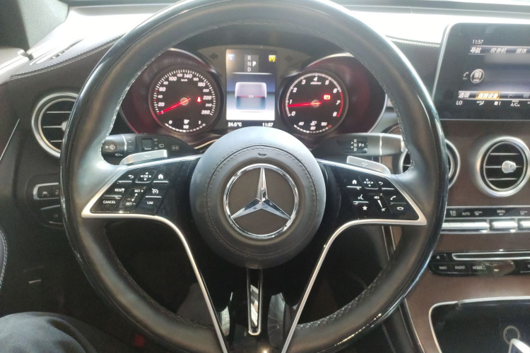 奔驰GLC 2018款 GLC 300 4MATIC 动感型局部细节13