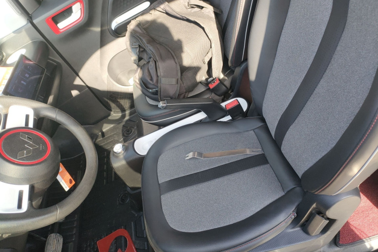 五菱汽车 宏光MINIEV 2022款 GAMEBOY 300km 玩咖款 磷酸铁锂中控内饰19