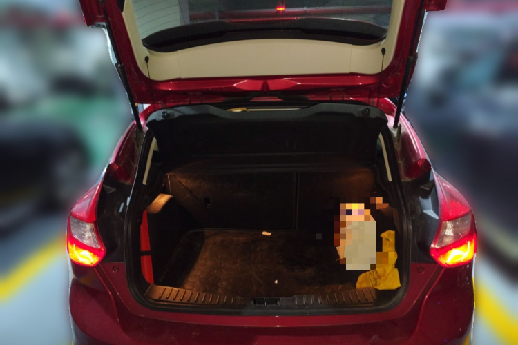 福特 福克斯 2012款 两厢 1.6L 自动风尚型局部细节23