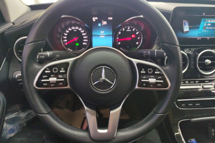 奔驰C级 2019款 C 260 L 运动版局部细节13