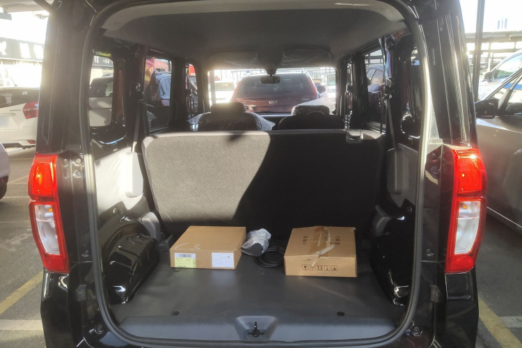 五菱汽车 五菱之光新能源 2025款 201km 舒适型机舱底盘23