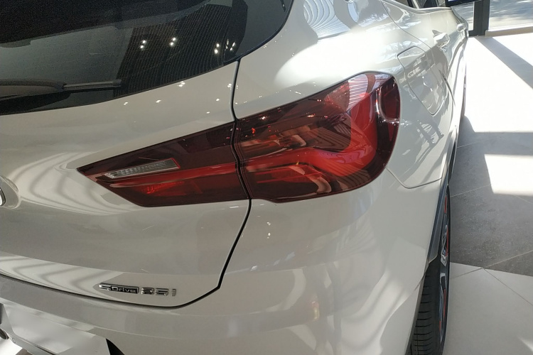 宝马X2 2021款 改款 sDrive25i 锋芒版车身外观6006