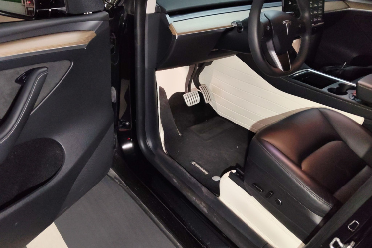 特斯拉 Model Y 2021款 Performance高性能全轮驱动版中控内饰20