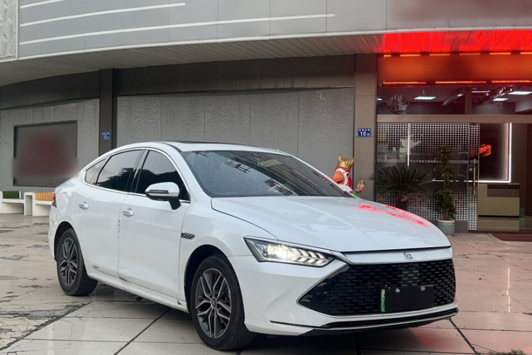 比亚迪 秦PLUS 2023款 冠军版 DM-i 55KM超越型车身外观6004