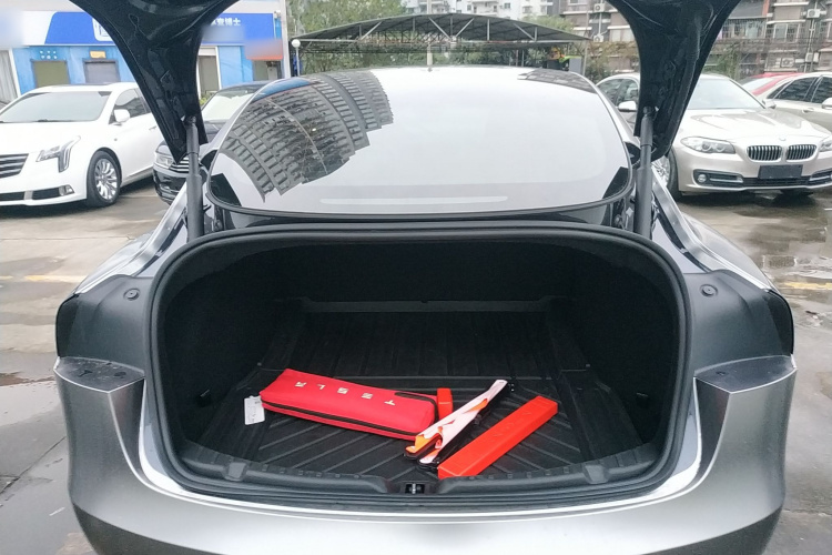特斯拉 Model 3 2023款 后轮驱动版局部细节23