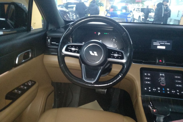 理想汽车 理想ONE 2021款 增程6座版中控内饰13