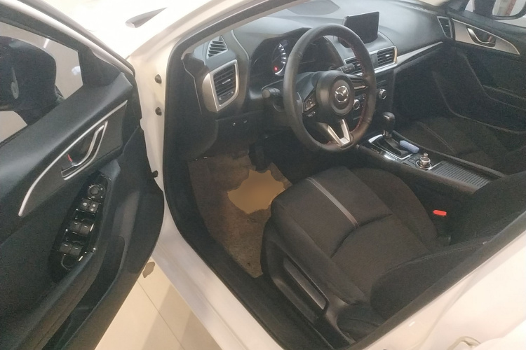 马自达3 昂克赛拉 2017款 两厢 1.5L 自动豪华型 国V中控内饰7003