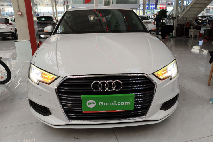 奥迪A3 2017款 Limousine 35 TFSI 进取型车身外观2