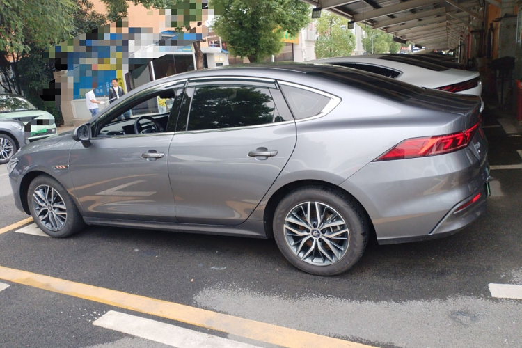 比亚迪 秦PLUS 2023款 冠军版 EV 510KM超越型车身外观6003